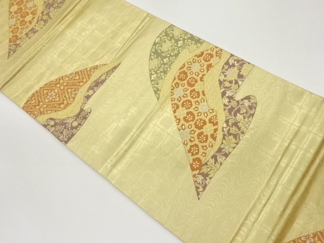 山並に花唐草・華紋模様織り出し袋帯